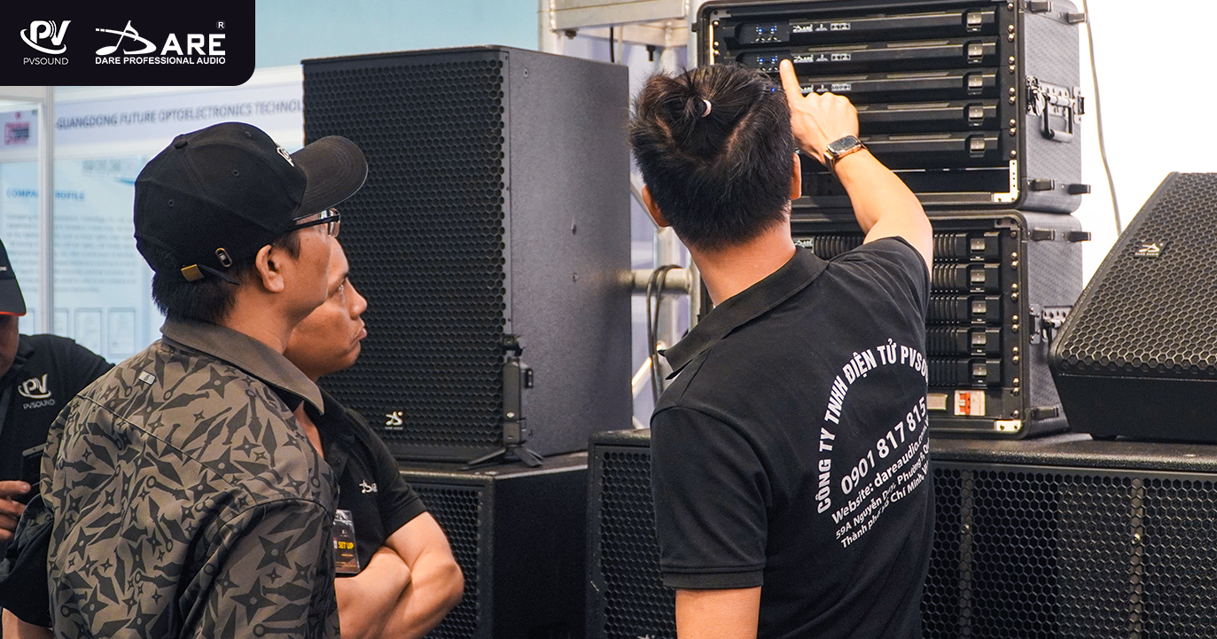 PVSOUND tư vấn về dàn loa Dare Professional Audio cho khách tham quan
